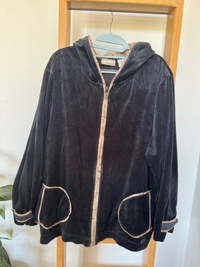 Onque Woman Made in India Black Velour Zip Hoodie with Contrast Trim